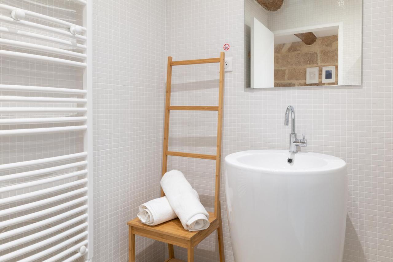 Design & Cosy - Centre Historique Ecusson Apartment มงต์เปอลิเยร์ ภายนอก รูปภาพ