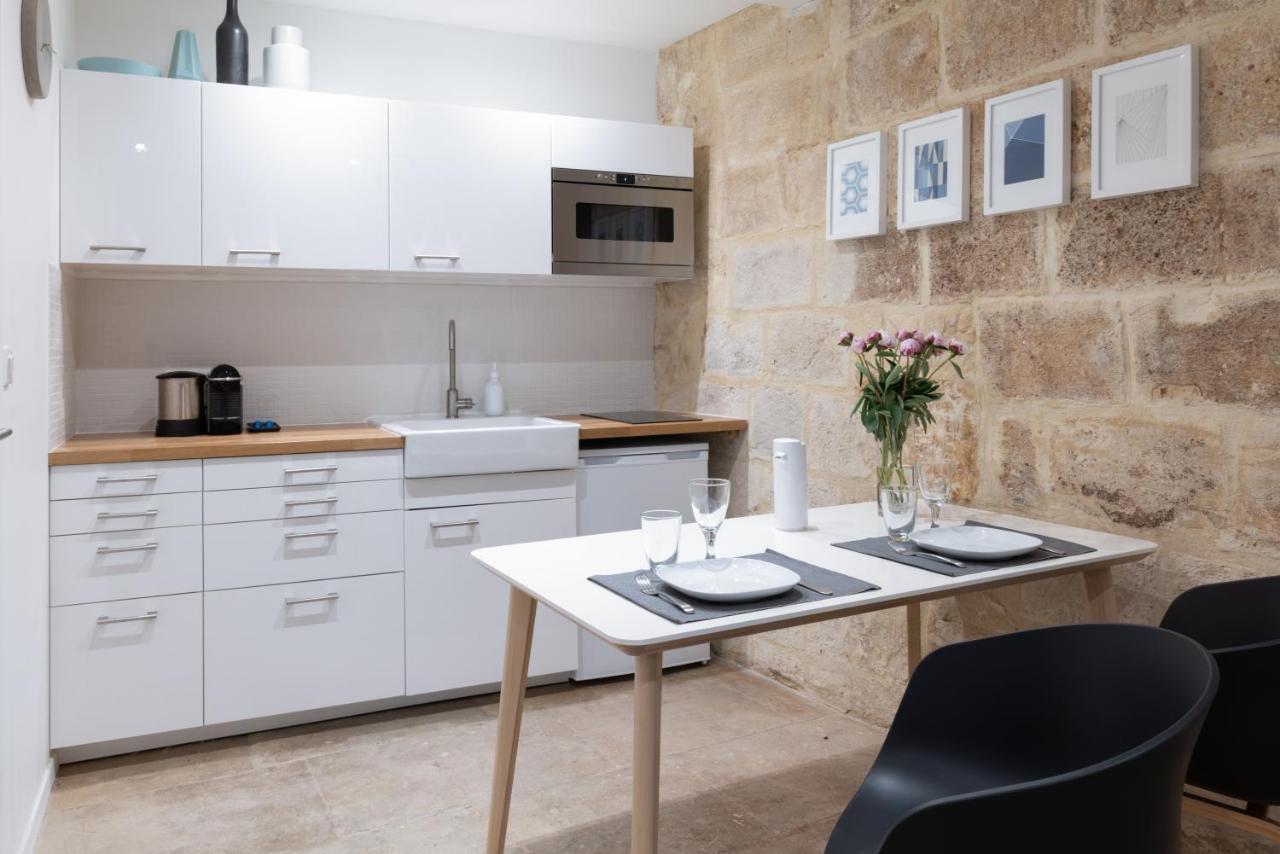 Design & Cosy - Centre Historique Ecusson Apartment มงต์เปอลิเยร์ ภายนอก รูปภาพ